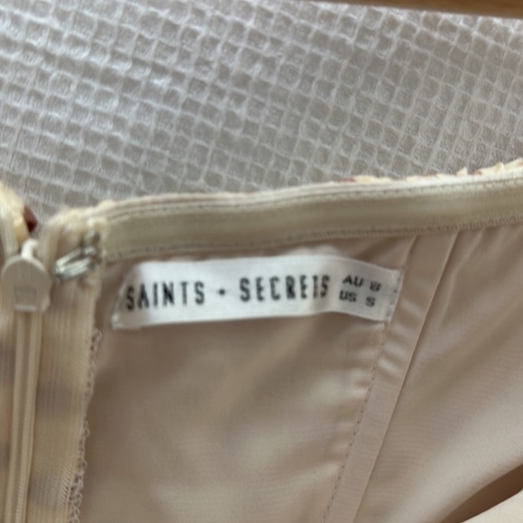 Saints and secrets off shoulder dress - Picture 3 of 3